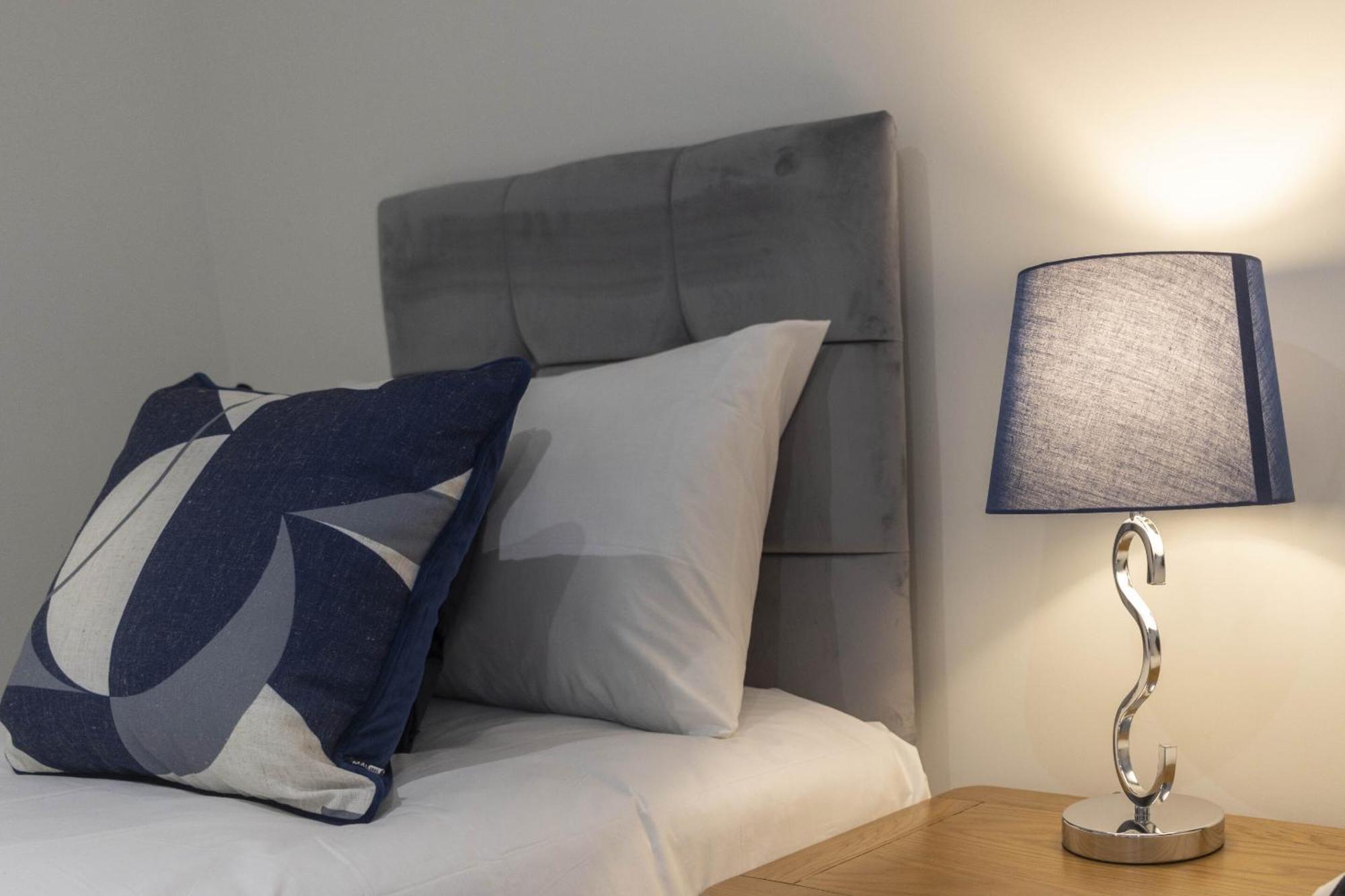 Linacre 11 - Modern 2 Bed Behind The Cathedral With Free Parking And Fast Wifi Apartment Exeter Bagian luar foto